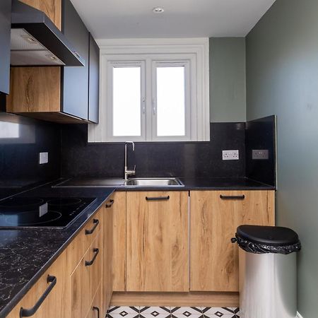 런던 Spacious & Pristine 2Bd Flat - Balham 아파트 외부 사진